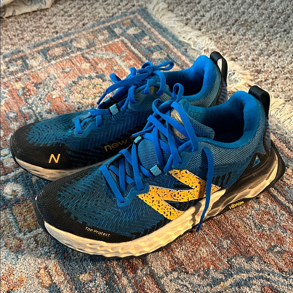 New Balance Herrio v6 trail running Men's Athletic Shoes in Blue and Yellow